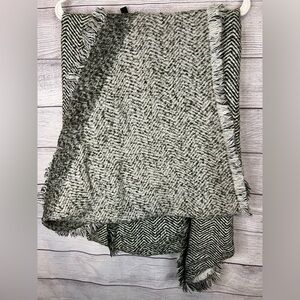 Ann Taylor Herringbone Shawl Wrap Fringe 117.5x26.5 Gray Cream